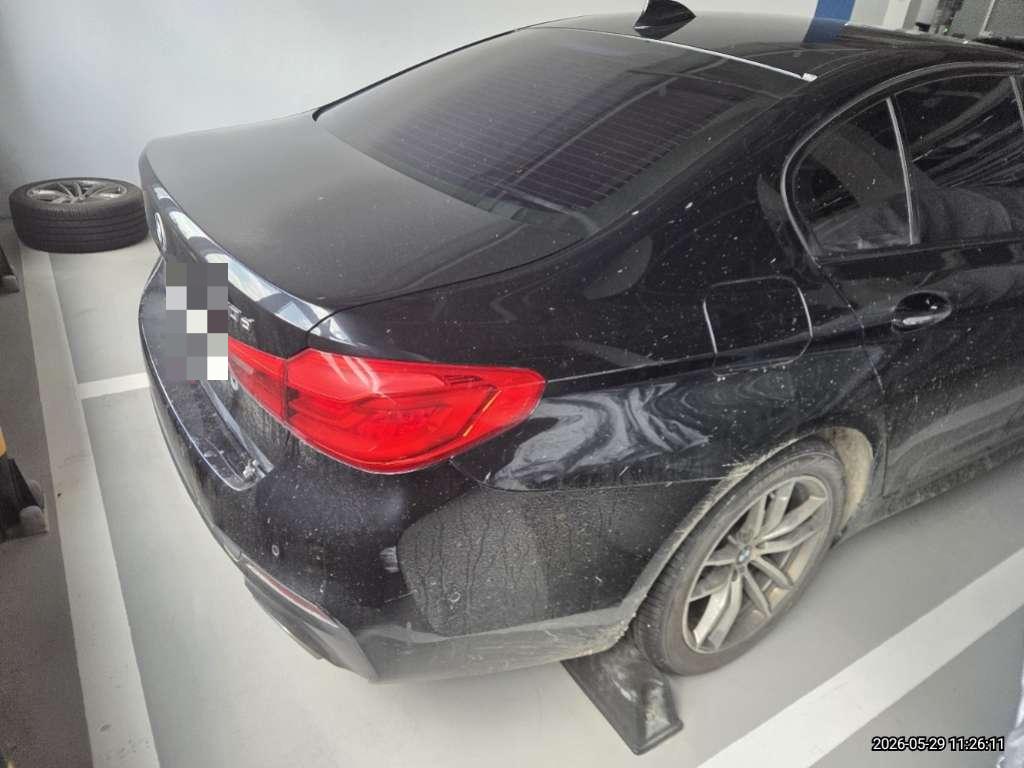 BMW 520d xDrive flooded vehicle