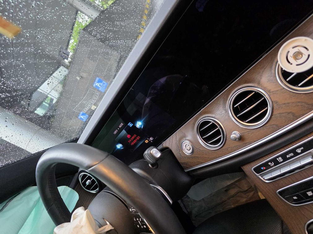 Mercedes-Benz E250
