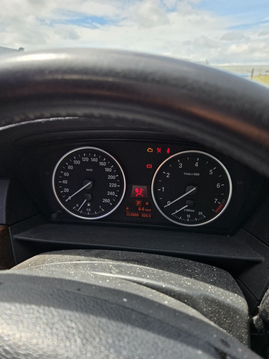 BMW 528i