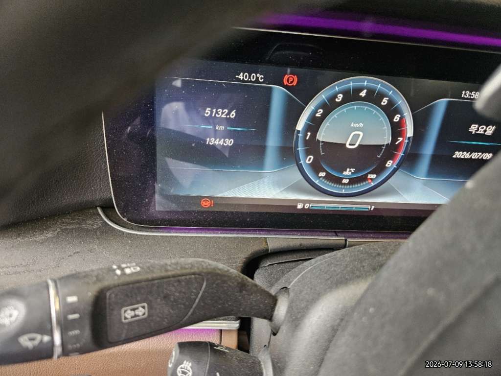 Mercedes-Benz E300 4Matic