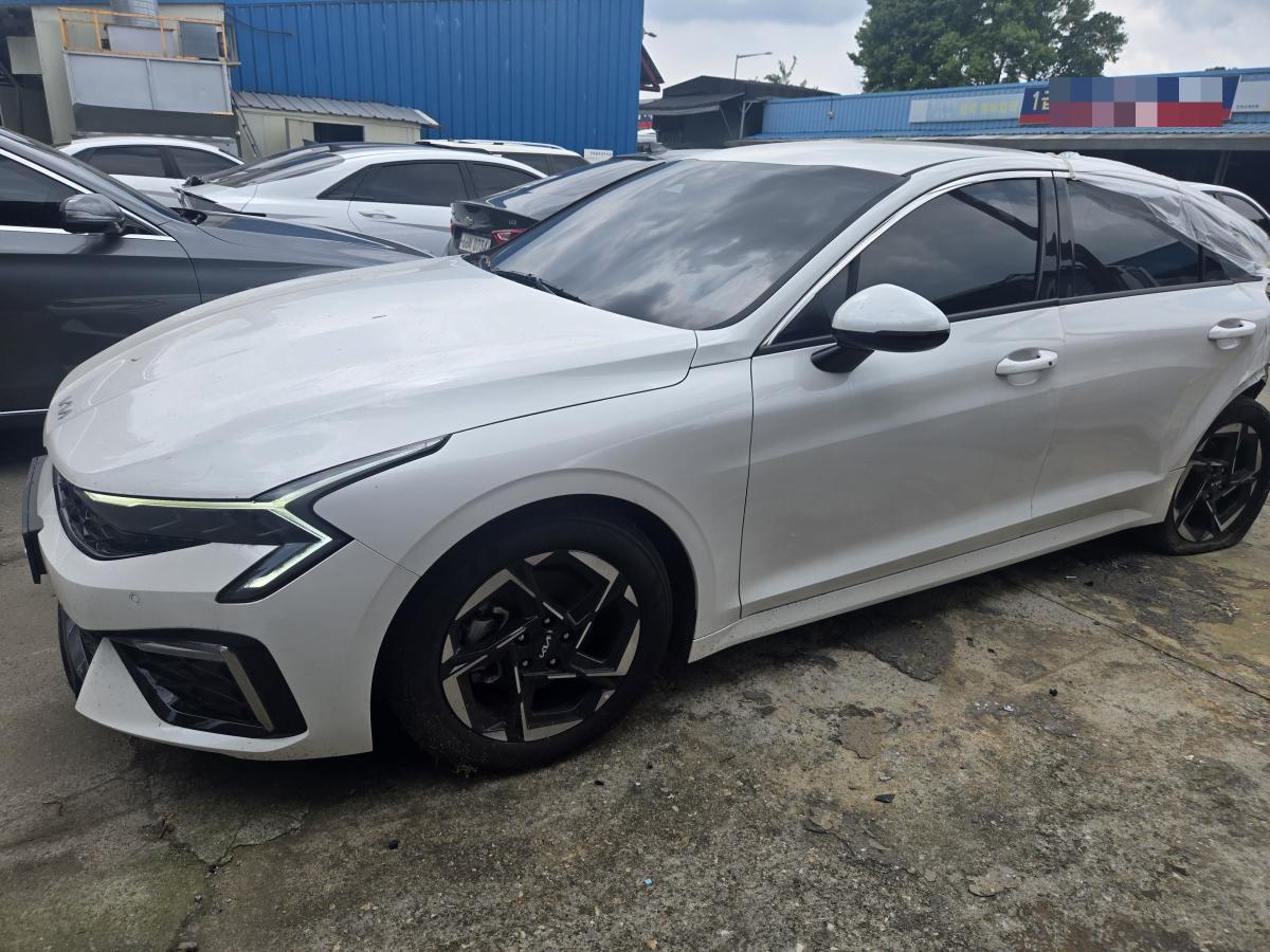 Kia K5 2025