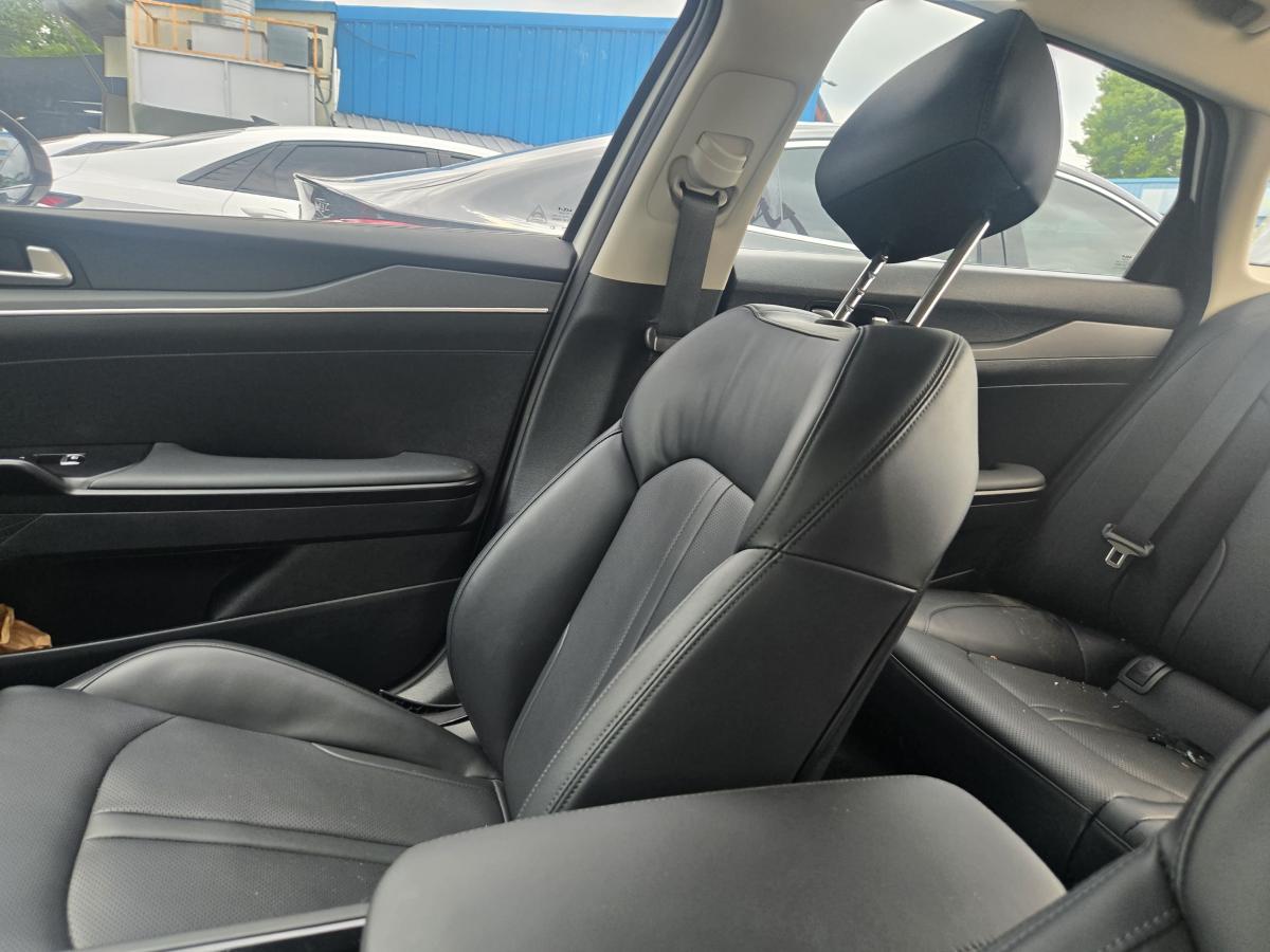 Kia K5 2025
