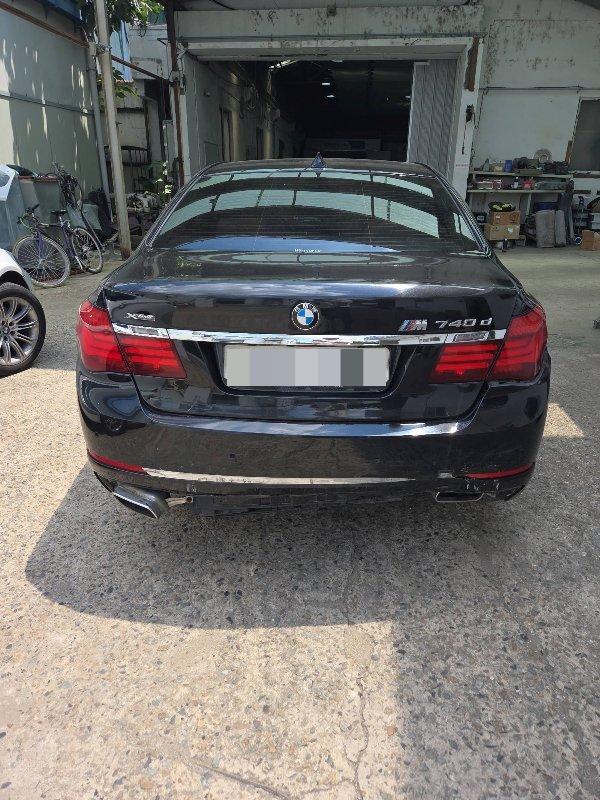 BMW 740d xDrive 2012