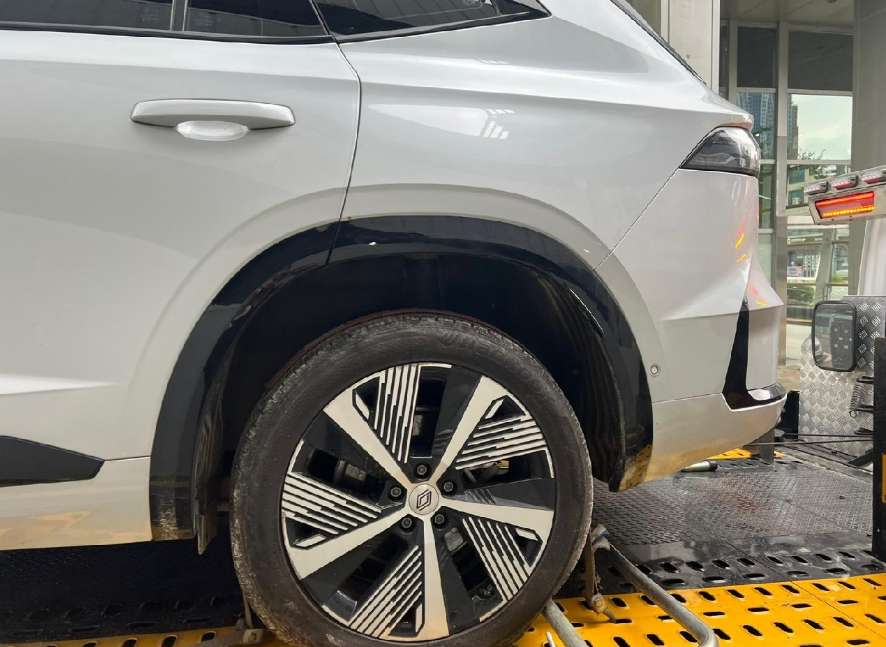 Grand Koleos 하이브리드 2024