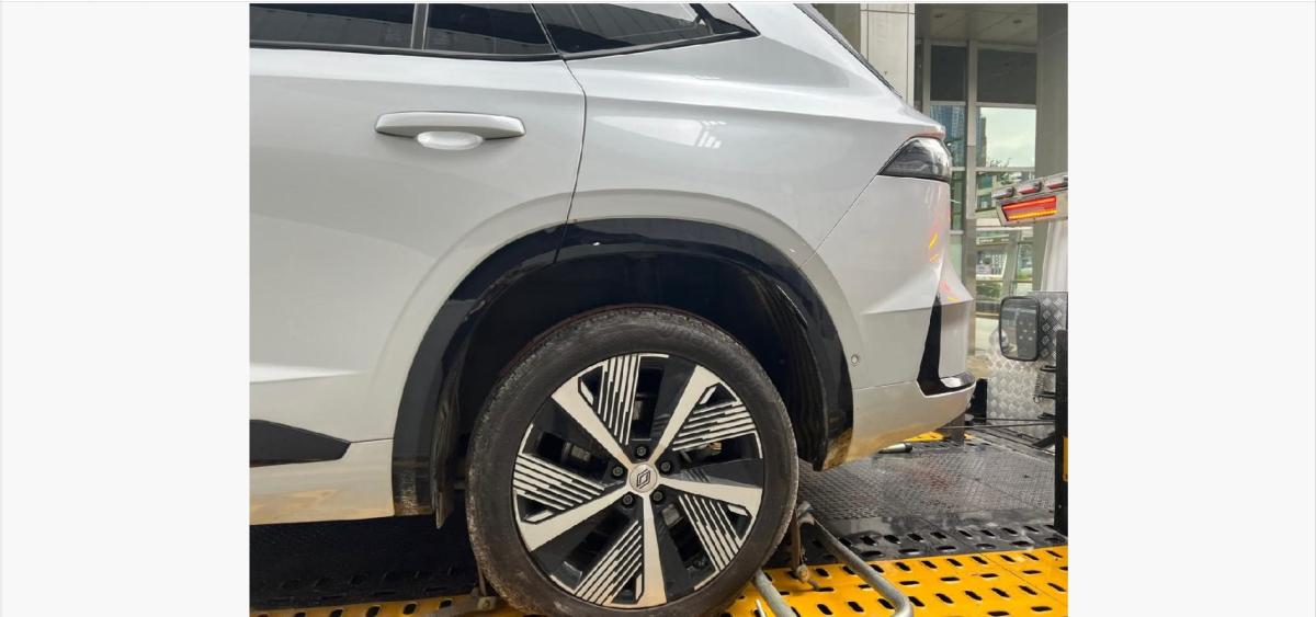 Grand Koleos 하이브리드 2024