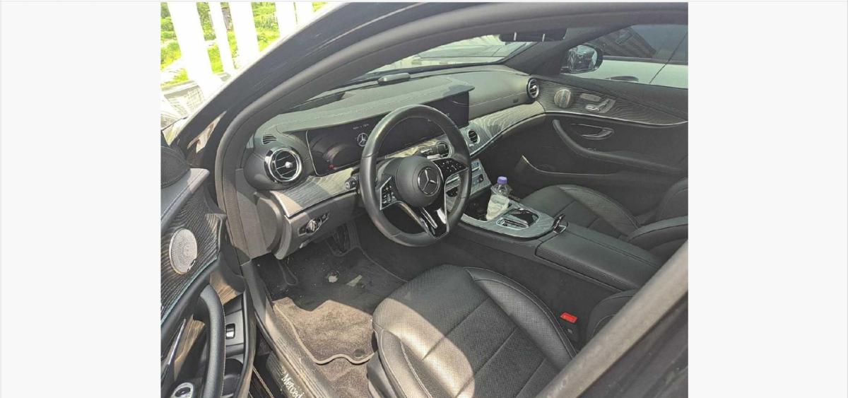 Mercedes-Benz E350 4MATIC 2022