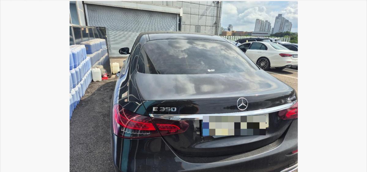 Mercedes-Benz E350 4MATIC 2022