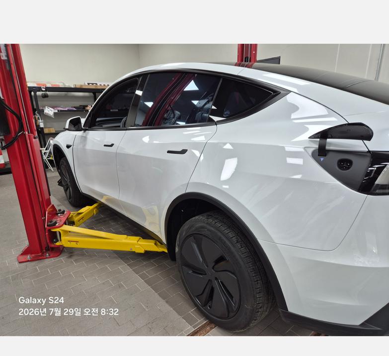 Tesla MODEL Y Premium RWD 2026