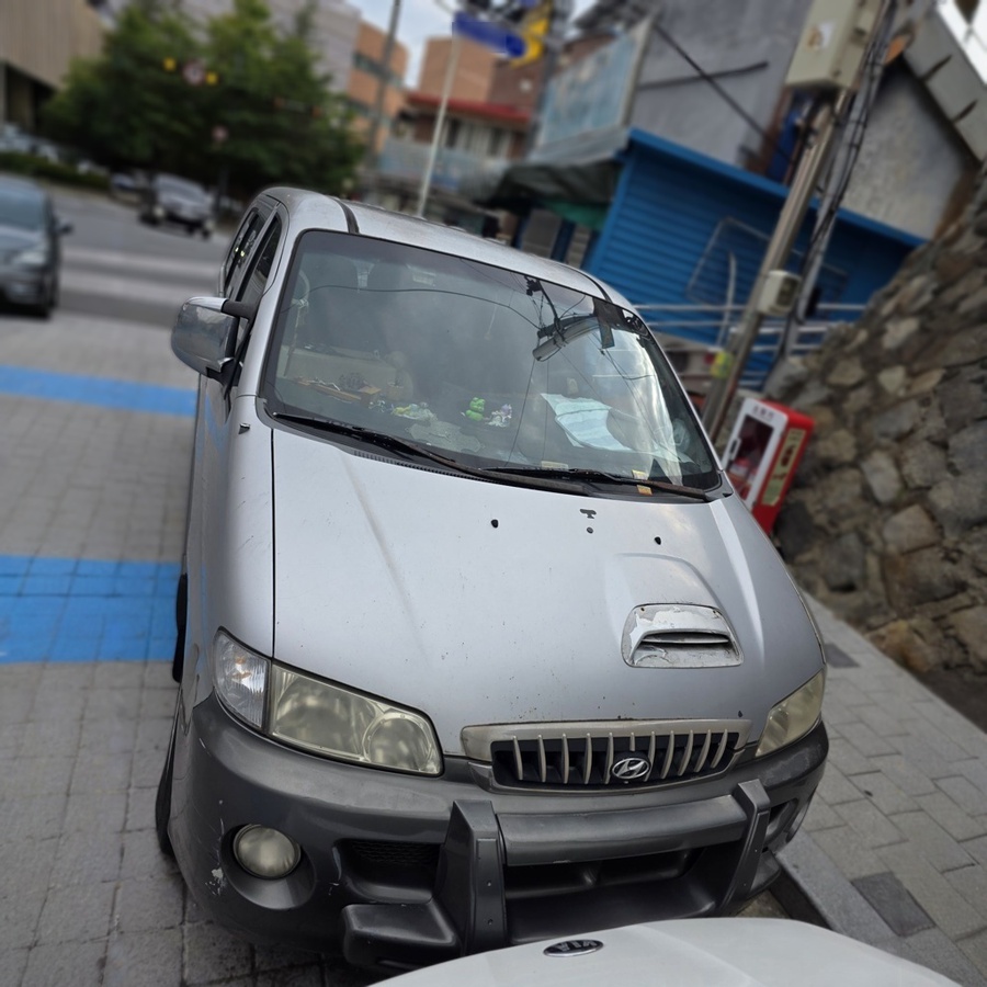 hc:1785476953_81000_.jpeg