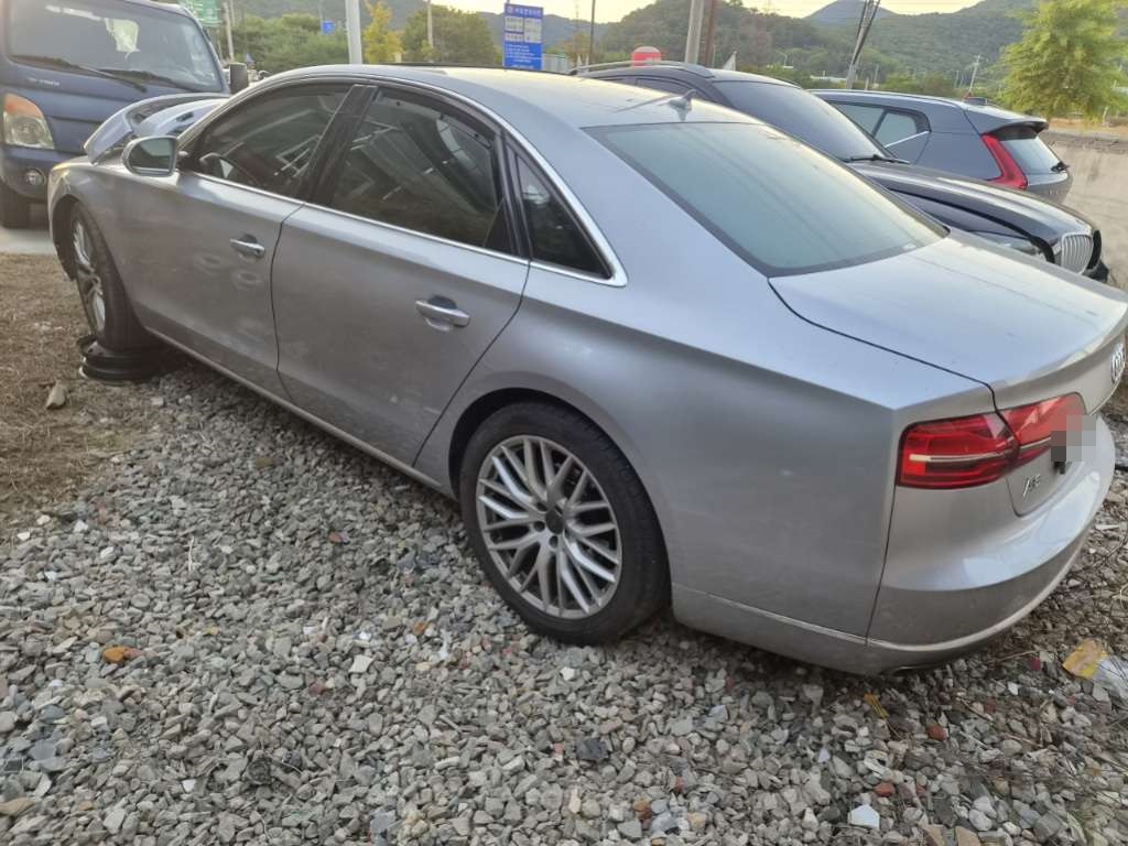 Audi Audi A8 50 TDI quattro