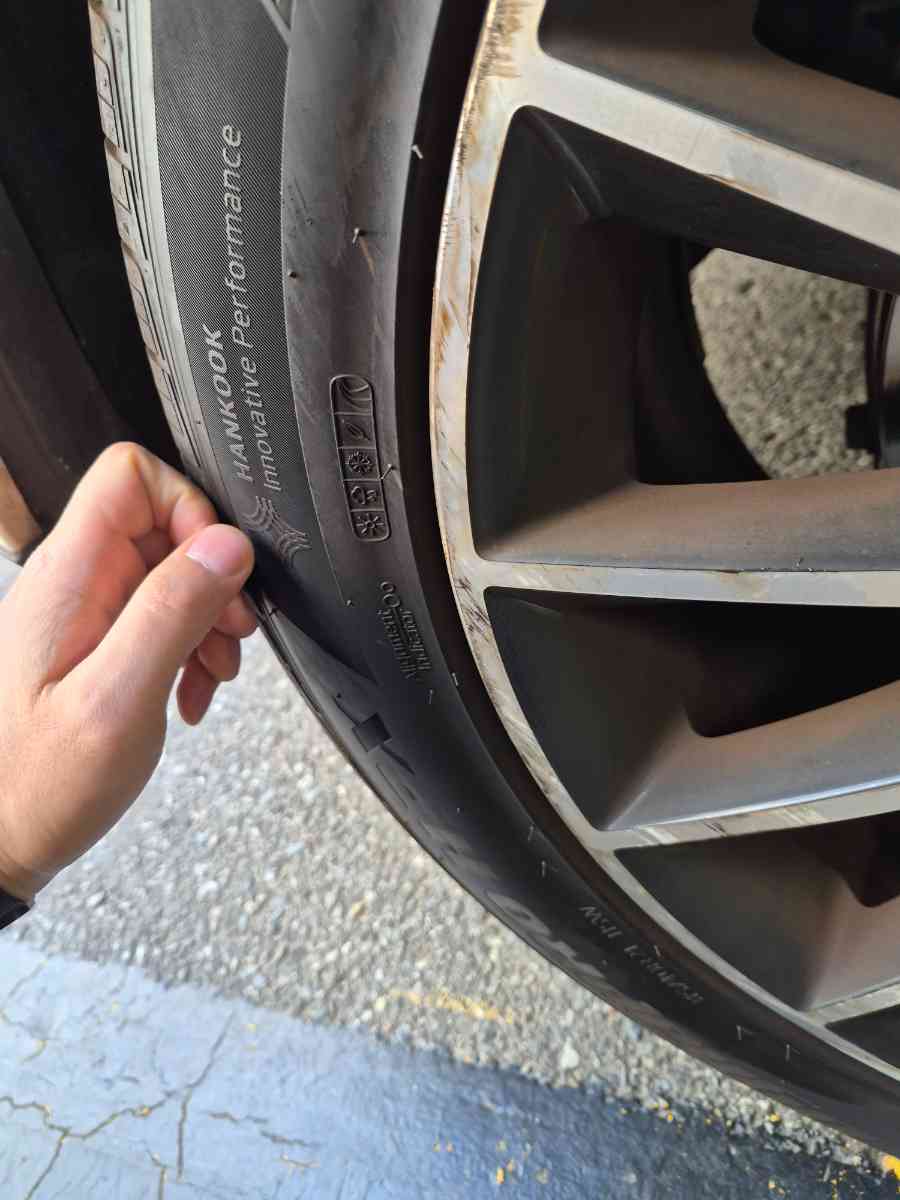 Mercedes-Benz  Mercedes GLE450 4MATIC wheel