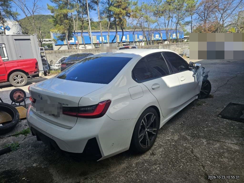 BMW 320i