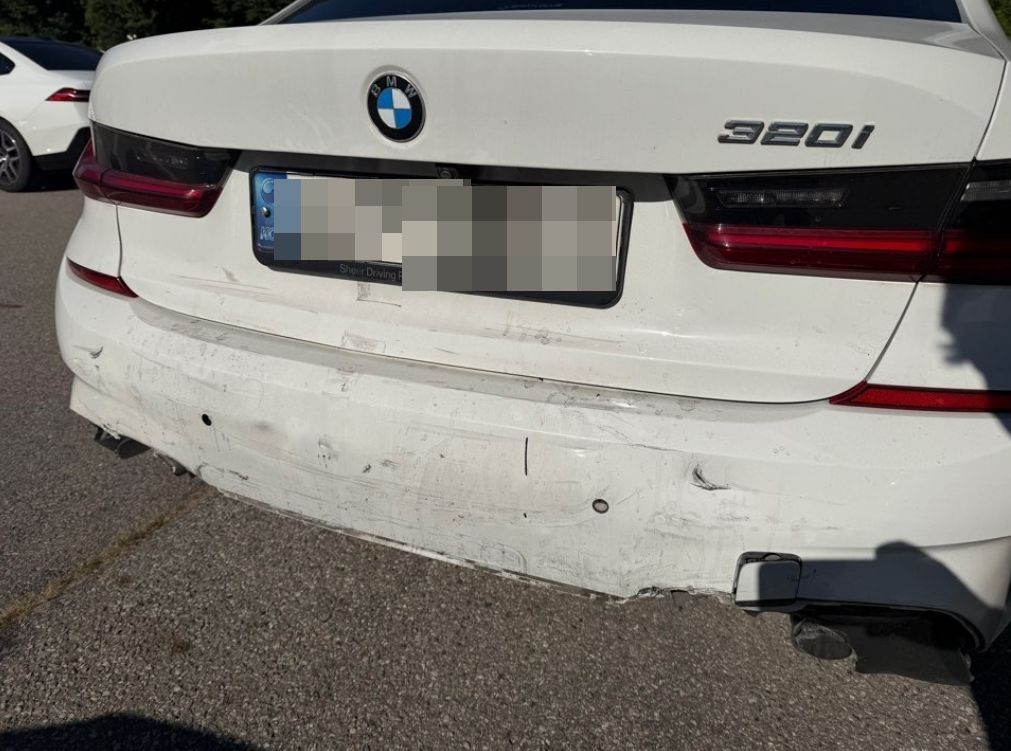 BMW 320i