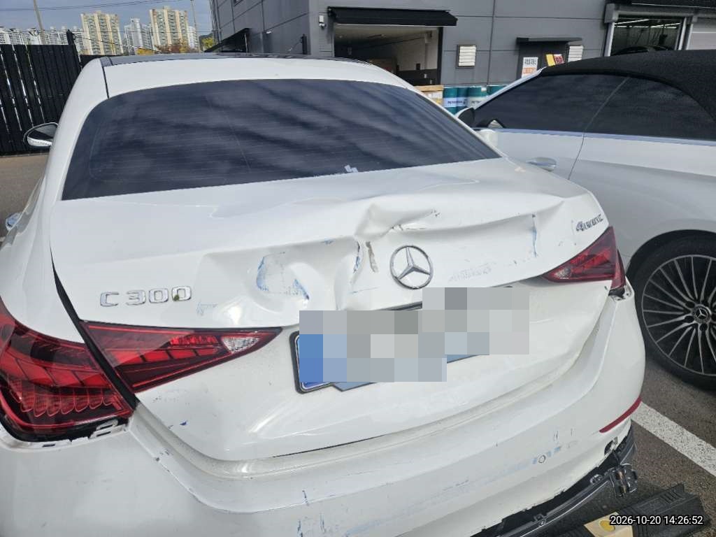 Mercedes-Benz C300 4MATIC